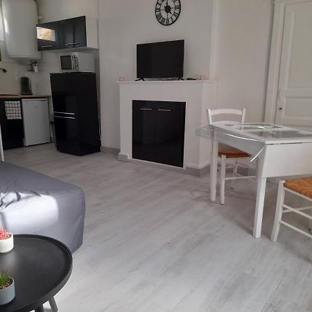 Promo Studio Wi-Fi A Courseulles-Sur-Mer Au 1Er Etage Bagian luar foto